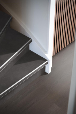 Traprenovatie set Ambiant Betonlook Ceramo Anthracite Traprenovatie set Ambiant Betonlook Ceramo Anthracite