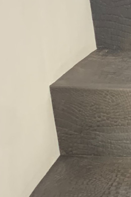 Leren trapbekleding Waterbuffel Selecte Suede India Krokoprint rechte trap Leren trapbekleding Waterbuffel Selecte Suede India Krokoprint rechte trap