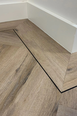 Gelasta City Visgraat 4700 (dryback) Smoked Oak Light Gelasta City Visgraat 4700 (dryback) Smoked Oak Light
