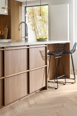 LayRed Visgraat Blackjack Oak 22210 LayRed Visgraat Blackjack Oak 22210