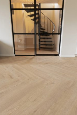 Floer Walvisgraat Click PVC – Gaia Grijsbeige FLR-3915 Floer Walvisgraat Click PVC – Gaia Grijsbeige FLR-3915