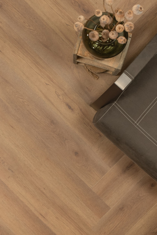 Floer Walvisgraat PVC – Narwal Nootbruin FLR 3523 Floer Walvisgraat PVC – Narwal Nootbruin FLR 3523