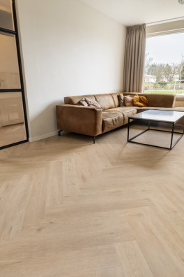 Floer Walvisgraat PVC – Gaia Grijsbeige FLR 3527 Floer Walvisgraat PVC – Gaia Grijsbeige FLR 3527