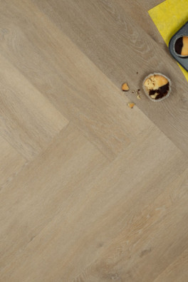 Douwes Dekker PVC klik brede visgraat Honing Douwes Dekker PVC klik brede visgraat Honing