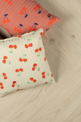 Douwes Dekker PVC klik brede visgraat Cheesecake Douwes Dekker PVC klik brede visgraat Cheesecake